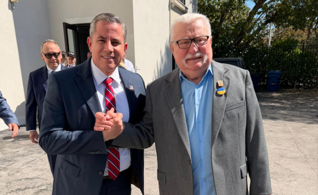 Meeting a Symbol of Freedom: Tax Collector Dariel Fernandez Welcomes Lech Wałęsa to Miami-Dade