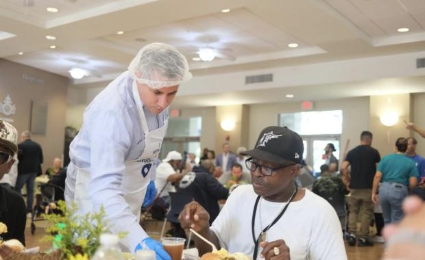Tax Collector Dariel Fernandez Joins Camillus House for Thanksgiving Day of Service